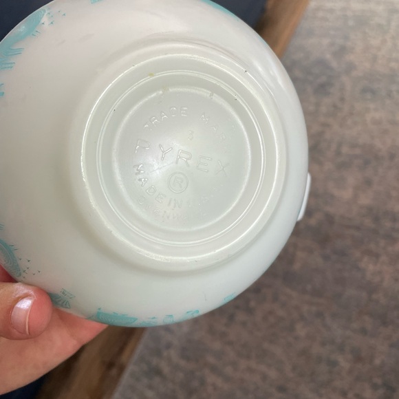 Vintage Pyrex Amish Butterprint cinderella bowl 1.5 pt, amish pyrex 441 - Picture 5 of 6